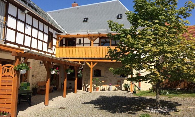 Auma House | Ferienwohnung & Pension Brückner