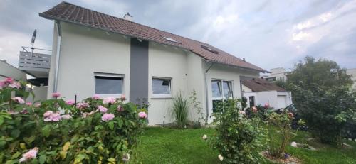 Moessingen Apartment | Ferienwohnung Rosengarten