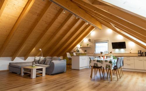 Essing Apartment | Ferienwohnung Schäffer mit Klimaanlage und Freisitz im Garten