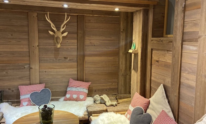 Kappelrodeck Apartment | Ferienwohnung Schwarzwald-Lodge im Souterrain