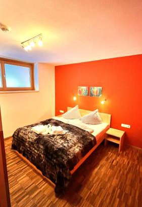 Warth Apartment | Ferienwohnungen "Adventure Panorama" Appartement Falken Top 8