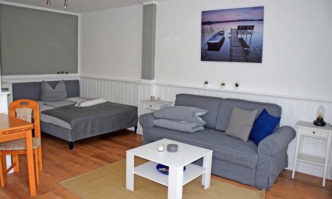 Altefaehr Apartment | Ferienwohnungen am Wald mit Strand
