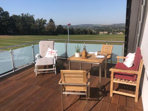 Menden Apartment | Ferne und Weite im Sauerland Blick über das Ruhrtal