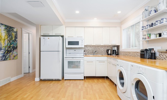 Horseshoe Bay Apartment | Ferry Walk House, Family & Pet Friendly