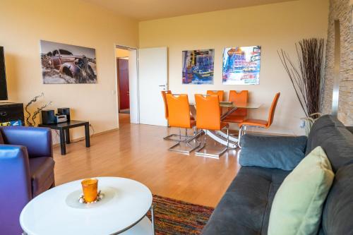 Sandershausen Apartment | Fewo Art City-Studio Kassel 7, groß, modern, citynah, kostenfreie Parkplätze, Süd-Balkon, ruhig, Herkulesblick, voll ausgestattet