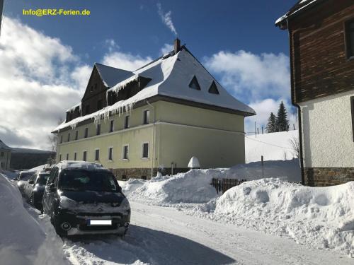 Johanngeorgenstadt Apartment | FeWo direkt am Loipeneinstieg, Lademöglichkeit E-Auto!