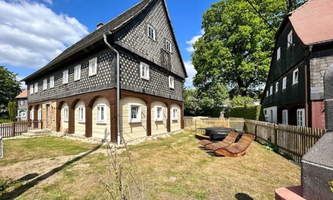 Grossschoenau Apartment | Fewo Frushi mit Whirlpool, Infrarotsauna