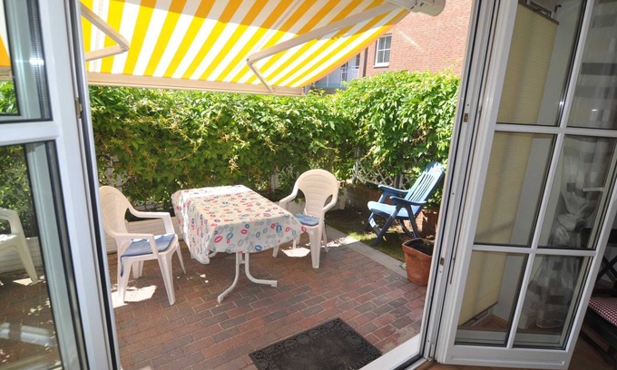 Niendorf Apartment | FeWo ostseele - Sunny (south-facing terrace) - Sunny, relax on the south-facing terrace