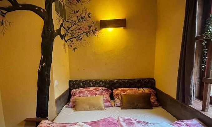 Leiningen Apartment | Fewo SmallSaigon - apartment/apartment, shower, WC, 1 bedroom