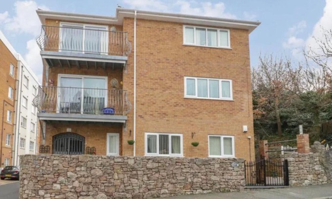Colwyn Bay House | Ffynonn Wen