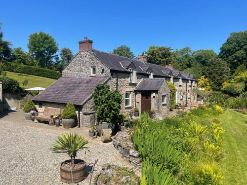 St. Florence House | Fiddlers Green Cottage Tenby
