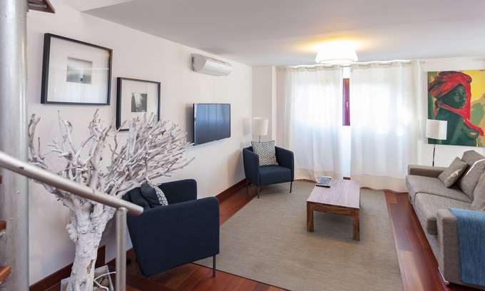 Poligono Alameda Apartment | Fina Penthouse, bright and quiet