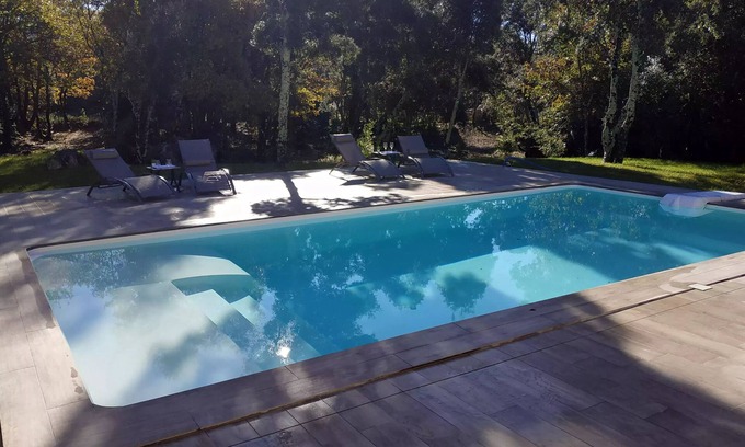 Saint-Martin-de-Londres Apartment | Finches Nest - Self-contained apartment for two with swimming pool and jacuzzi!