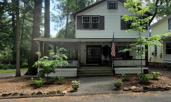 Mount Gretna Heights Cottage | Find Yourself on 1st Street