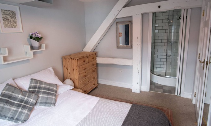 Lewes Apartment | Finest Retreats | The Highstreet Hideaway