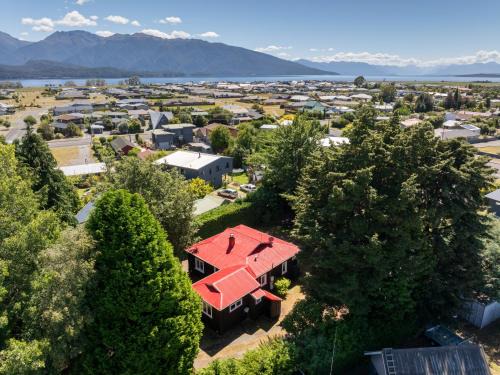 Te Anau House | Fiordland Hideaway - Te Anau Holiday Home