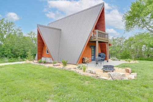 Idlewild House | Fire Pit, Grill and On-Site Pond Kenton Cabin