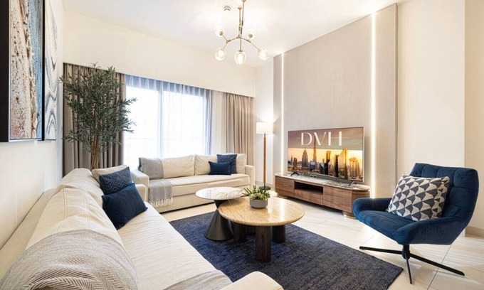 Downtown Dubai Apartment | First Class Boulevard View | Burj Crown | 9 min Walk Dubai Mall