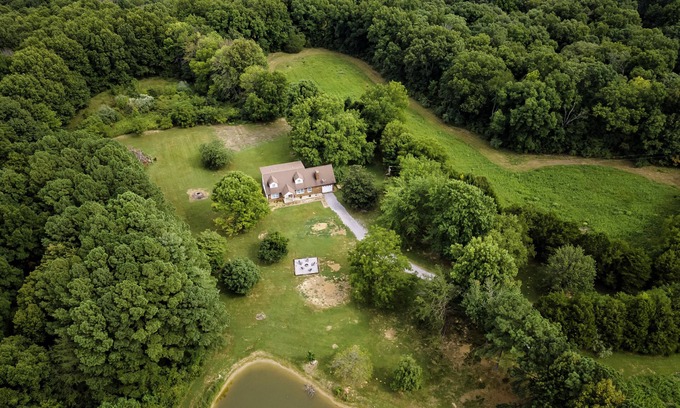 Williamson County House | Fish-Hunt-Hike-Bike + Near Tunnel Hill trail!