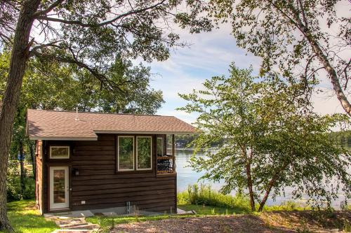 Brainerd House | Fish on Rice Lake Waterfront Brainerd Cabin