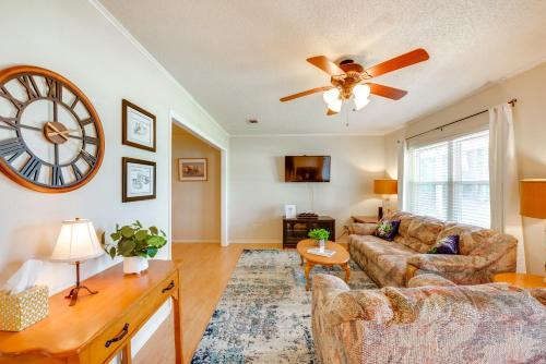 Magnolia Bluffs House | Fish, Relax and Repeat Home with Yard in Eastpoint!