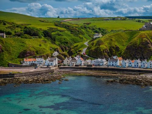 Fraserburgh House | Fisherman's Cottage in Pennan