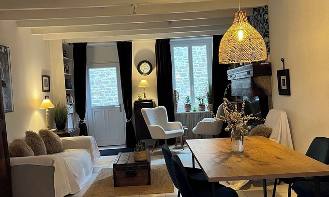 Barfleur House | Fisherman's house Granit Barfleur port-walled garden Wifi-100 m from the port