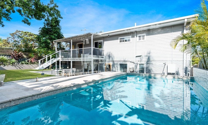 Bateau Bay House | Fishermens Oasis - Unique 4 bedroom pool home