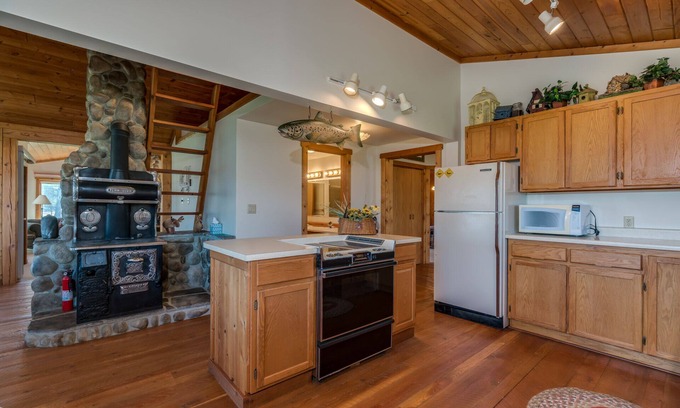 Stevensville House | Fishing Lodge