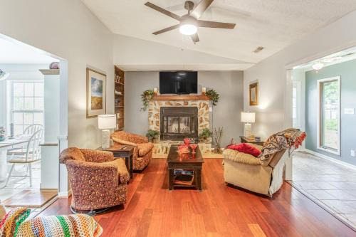 Nixons Crossroads House | Fishing Pond and Pool Access Little River Retreat