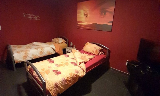 Pirmasens Apartment | Fitters' accommodation with 4 single beds, kitchen and bathroom, WLAN