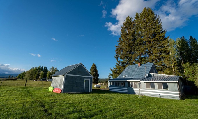 Fort Klamath Cottage | Five Minutes from Crater Lake National Park