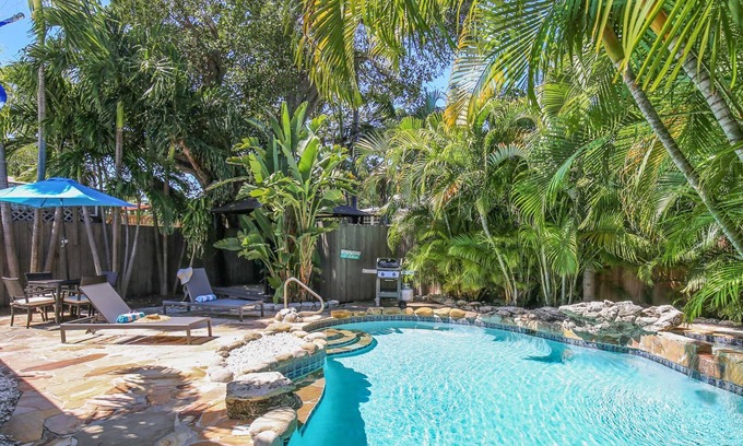 New Town House | Flagler's Oasis by AvantStay | Private Pool in Key West | Month Long Stays Only