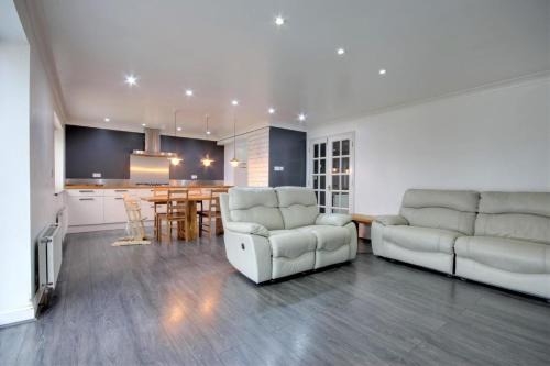 Enfield Lock Villa | Flandrian Close Villa