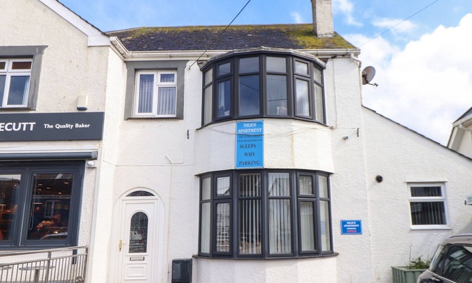 St Merryn Cottage | FLAT 1 NILES PLACE, pet friendly, with a garden in St Merryn