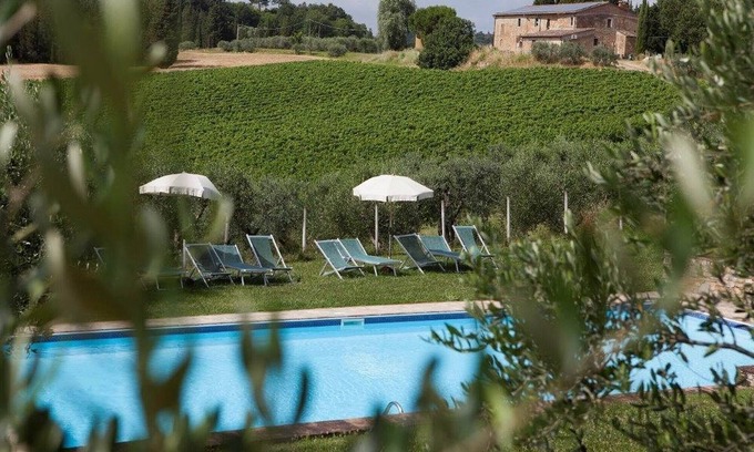 Montelupo Fiorentino Apartment | Flat in a winery in Montespertoli, Wi-Fi, swimming pool,children friendly,Gia