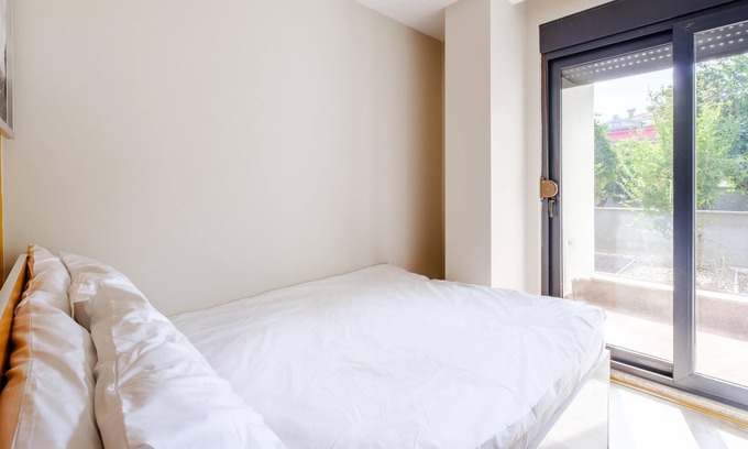 Goynuk Apartment | Flat w Balcony 5 min to Beach in Kemer