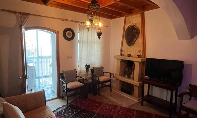 Bozcaada Apartment | Flat w Balcony 5 min to Ayazma Beach in Bozcaada