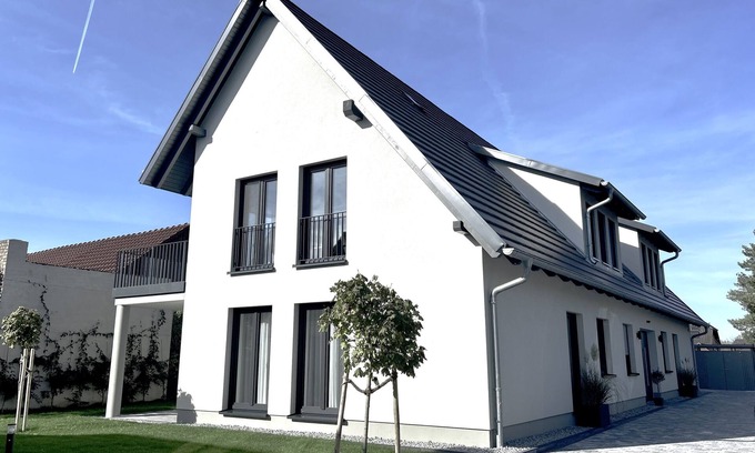 Burg Apartment | Flat with bedroom, kitchen and terrace