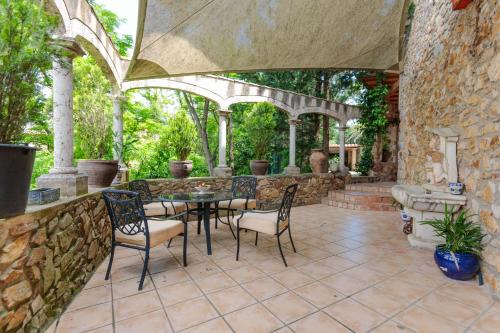 Angles House | Flateli Anglès