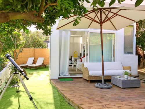 Las Brisas House | Flatguest - Glass House