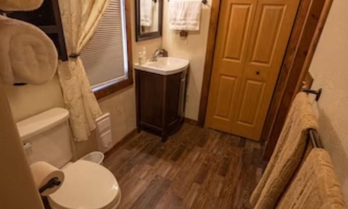 Woods Bay Cabin | Flathead Moose Getaway Cabin - 1 mile to a Flathead Lake Beach