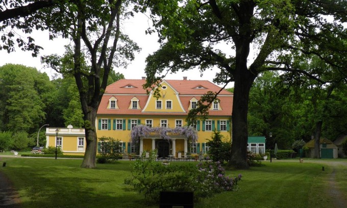 Lohsa Hotel | Fledermausschloss