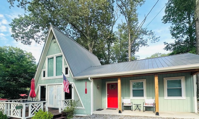 Springville Cabin | Float On Inn- Cabin at Kentucky Lake - Pet Friendly
