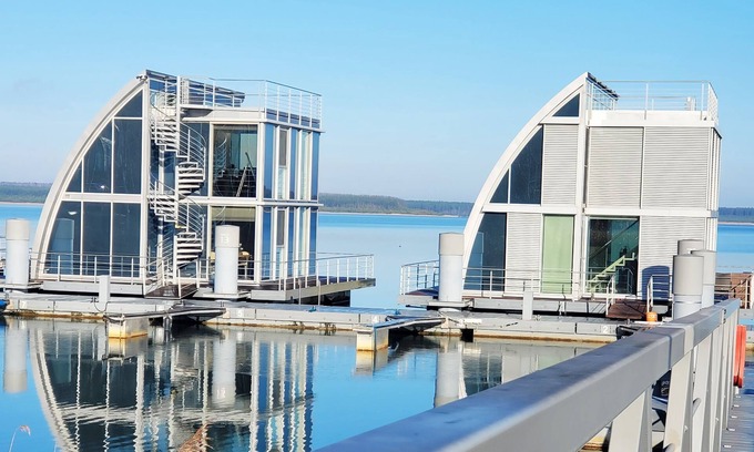 Geierswalde Apartment | Floating vacation apartment on Lake Geierswald