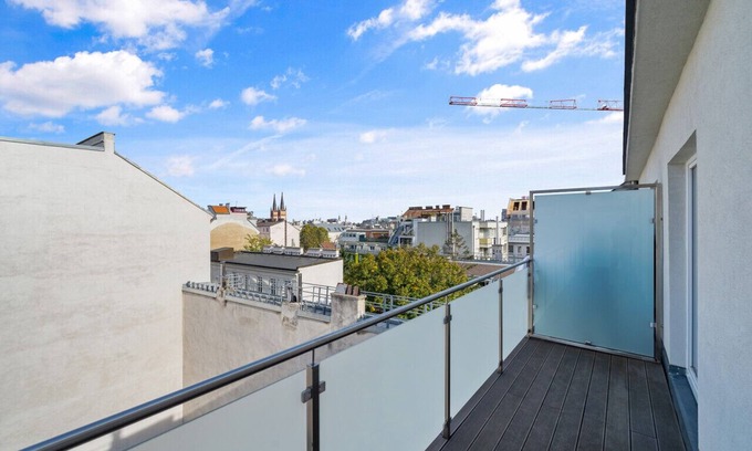 Schottenfeld Apartment | Flora Collection 9 in Vienna