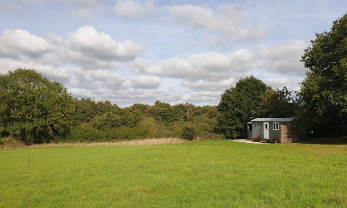 Marsham Cabin | Florence, nestled in a peaceful farm in Marsham, North Norfolk