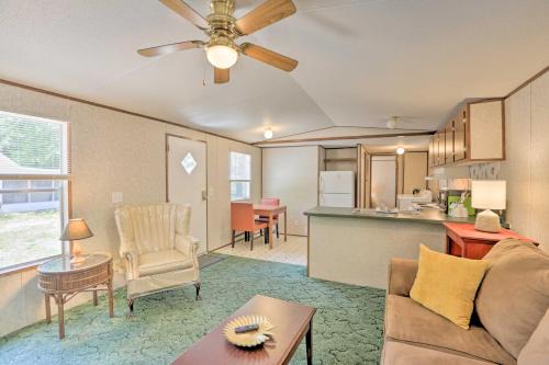 Mcalpin House | Florida Getaway, 14 Mi to Royal Springs!