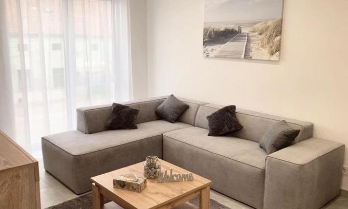 Csorna Apartment | Flower Apartman 3
