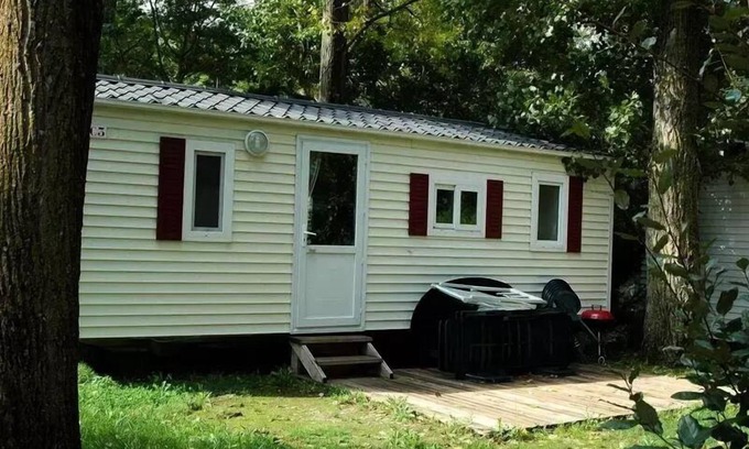 Millau House | Flower Camping Saint Lambert * - Mobile home Fiji Standard 28m2 2 bedrooms - Semi-covered terrace + TV 6 persons